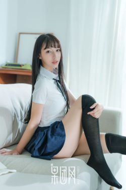 男生吃美女胸